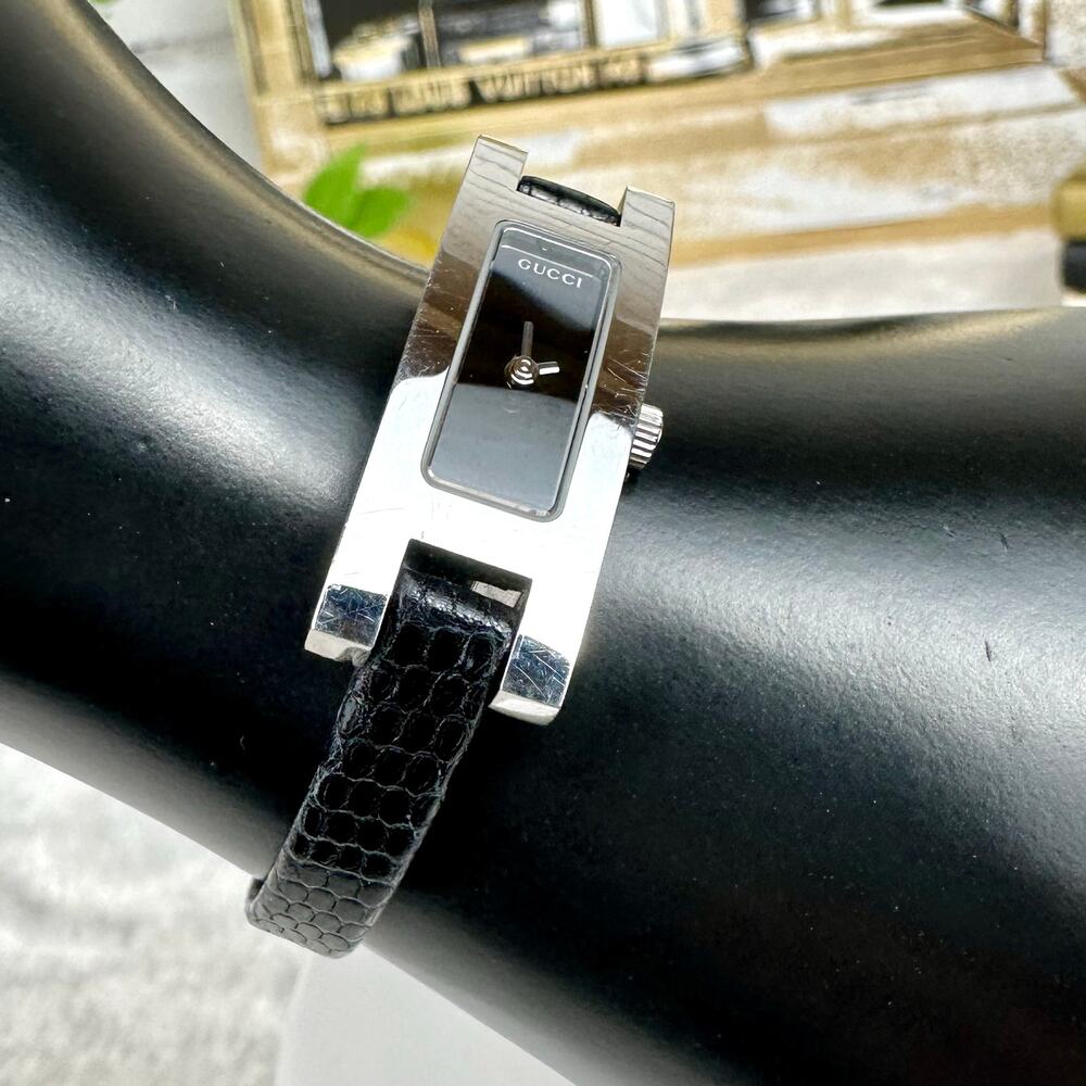 Gucci Women’s Rectangle Watch Silver with black lizard skin band BEAUTIFUL - Picture 3 of 12